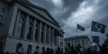Illustration de la tourmente politique et des manifestations publiques face à la réforme des retraites de 2026.